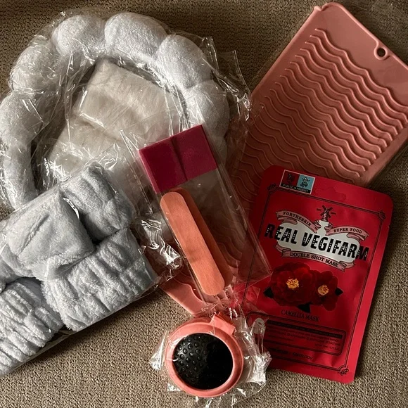 NWT Kate Spade Tinsel Tote Entry - Picture 2 of 7